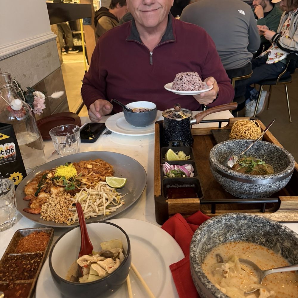 Aloy Modern Thai - Khao Soi Chicken, Tom Kha Chicken, Pad Thai Shrimp - Thai Near Me - Denver, Colorado