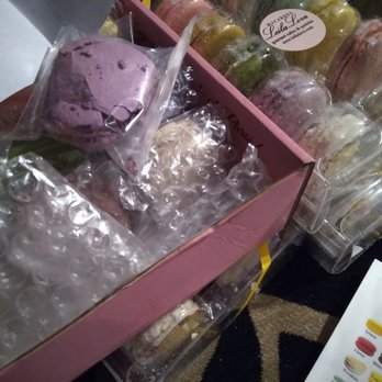 LeilaLove Macarons - Chalky and busted - Desserts Near Me - Park Ridge, Illinois