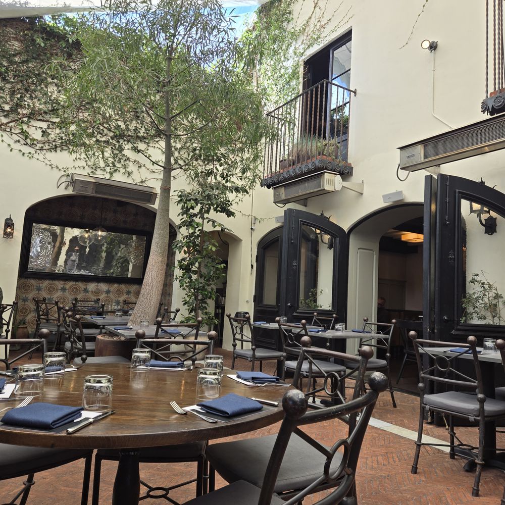 AOC - The AOC patio - Cocktail Bars Near Me - Los Angeles, California AOC - The AOC patio - Cocktail Bars Near Me - Los Angeles, California