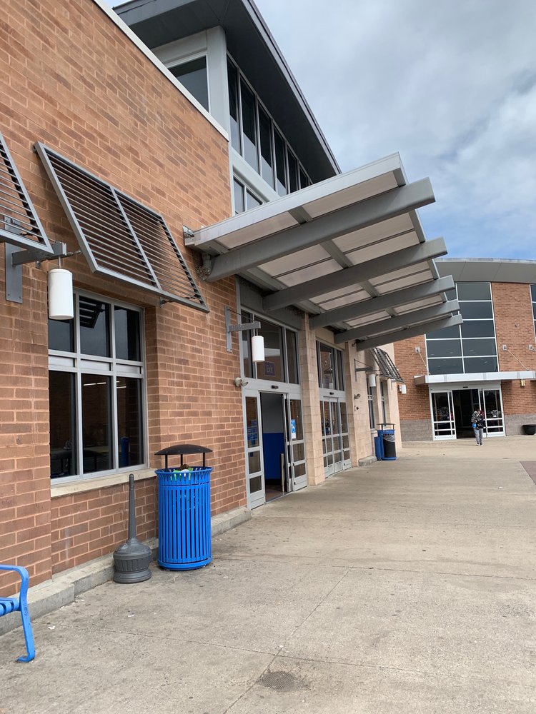 WALMART GARDEN CENTER Updated September 2024 8386 Sudley Rd