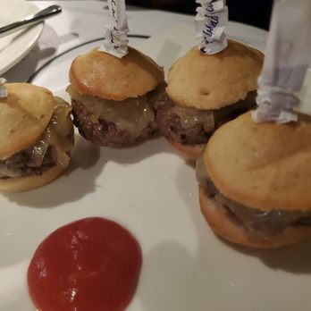 Ciutat Comtal - Mini burgers - Tapas Bars Near Me - Barcelona, B