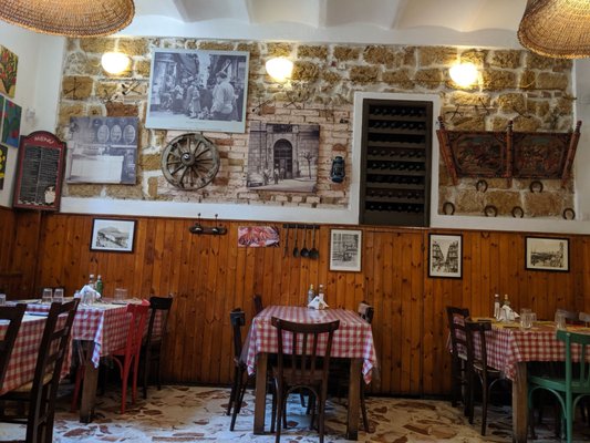 Osteria Lo Bianco sede storica by null