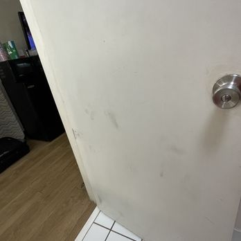Econo Lodge - Stains on door. - Hotels Near Me - Goose Creek, South Carolina Econo Lodge - Stains on door. - Hotels Near Me - Goose Creek, South Carolina