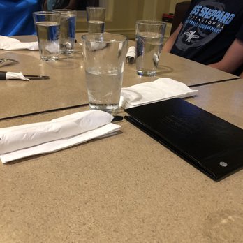 Moose Mulligans - The table 45min after we ordered - Pubs Near Me - Sicamous, British Columbia Moose Mulligans - The table 45min after we ordered - Pubs Near Me - Sicamous, British Columbia