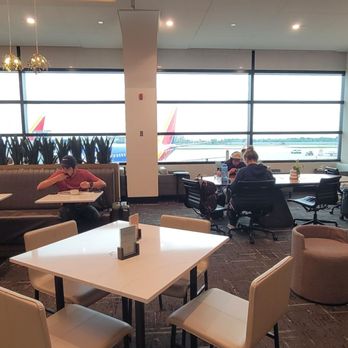 The Club - Airport Lounges Near Me - Chicago, Illinois