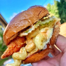 Flippin' Birds - Spicy Nashville Chicken Sandwich with Mac N' Cheese Stuffing!!