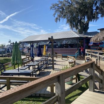 Cracker's Bar & Grill - Outdoor deck seating - Seafood Near Me - Crystal River, Florida