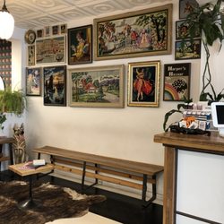 Two Horses - Salle d'attente, venez vous-réchauffez avec un café ou un thé.