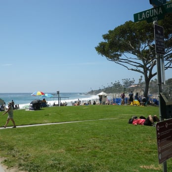 Laguna Beach - Grassy area between PCH and the Laguna Beach Boardwalk. - Beaches Near Me Laguna Beach - Grassy area between PCH and the Laguna Beach Boardwalk. - Beaches Near Me