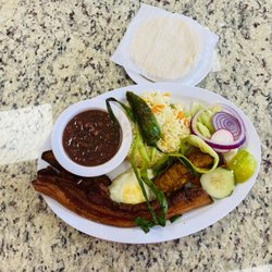 Pupuseria y Taqueria Las Delicias - Montañero