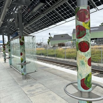 CLINTON ST/SE 12TH AVE MAX STATION - Updated December 2025 - 1229