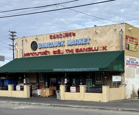 New Bangluck Market by null