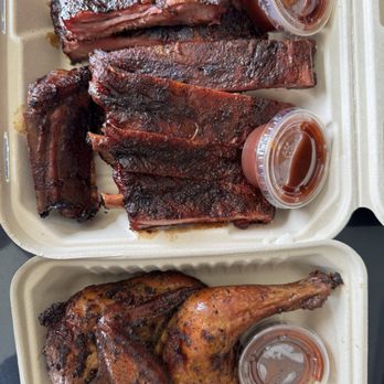 Gorilla Barbeque - Half Rack Of Ribs & Half BBQ Chicken - great smoky flavors - Barbeque Near Me - Pacifica, California
