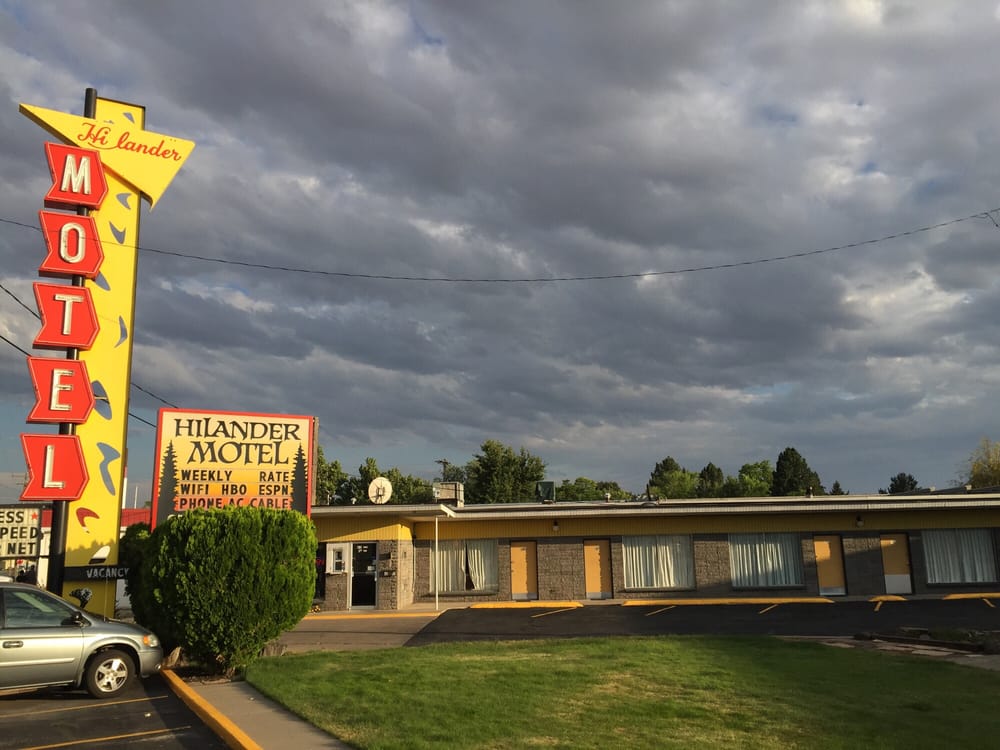HILANDER MOTEL Updated May 2024 17 Photos & 15 Reviews 615 S 3rd W, Mountain Home, Idaho