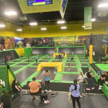 LAUNCH Trampoline Park - Doral - Main jumping area - Trampoline Parks Near Me - Doral, Florida