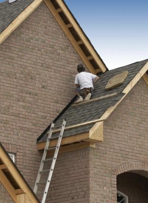 STR roofing and construction