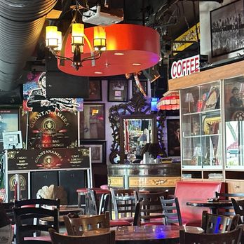 Guantanamera Cigars - Dining area - Tobacco Shops Near Me - Miami, Florida
