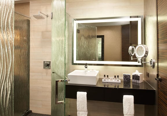 Metropolitan at The 9, Autograph Collection by null