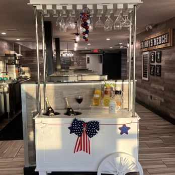 Grumpy's Restaurant - Inside decor - Breakfast & Brunch Near Me - Neptune Beach, Florida