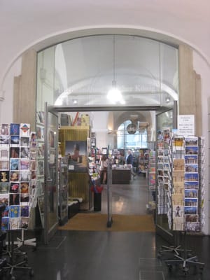 Buchhandlung Walther König im MQ by null