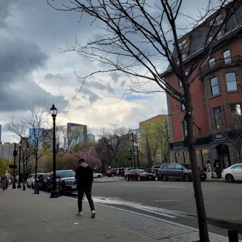 Newbury Street - Landmarks & Historical Buildings Near Me - Boston, Massachusetts
