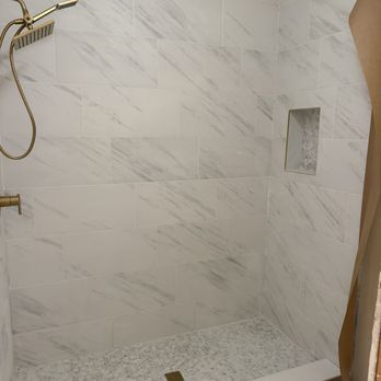 Banibal Adde - Beautiful bath remodel - Flooring Near Me - Phoenix, Arizona Banibal Adde - Beautiful bath remodel - Flooring Near Me - Phoenix, Arizona