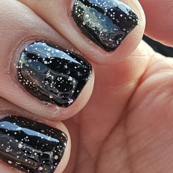 Jasmine's Nails - Starting to get blisters on the cuticle from gel on skin. Uneven, messy gel, uncapped ends, top coat didn't make it to the entire nail. - Nail Salons Near Me - Rio Rancho, New Mexico