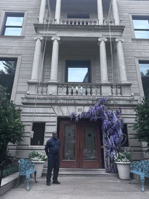 The 'Quin House by null