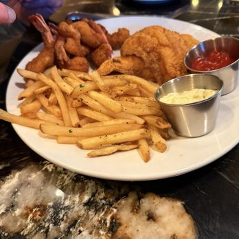 Riverside Grille - American Near Me - Beaumont, Texas