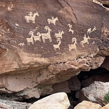 Arches National Park - Petroglyphs - Parks Near Me Arches National Park - Petroglyphs - Parks Near Me