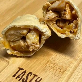 The Dancing Empanada - BBQ Chicken with Mac n Cheese Empanada (Chicken Breast, BBQ Sauce, Mac & Cheese) - Food Trucks Near Me The Dancing Empanada - BBQ Chicken with Mac n Cheese Empanada (Chicken Breast, BBQ Sauce, Mac & Cheese) - Food Trucks Near Me