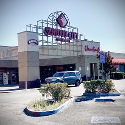 Seafood City Supermarket - Grocery store main entrance