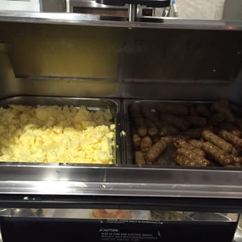 Comfort Inn Yosemite Area - Scrambled eggs & sausages - Hotels Near Me - Oakhurst, California Comfort Inn Yosemite Area - Scrambled eggs & sausages - Hotels Near Me - Oakhurst, California