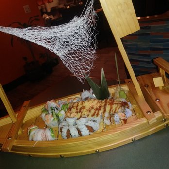 Sushi Q - Spicy tuna in front. - Japanese Near Me - Southgate, Michigan