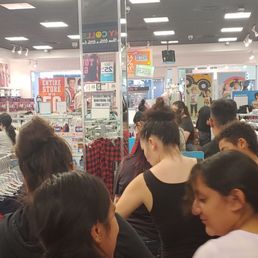 As always ..... Looooonng line for the cash register. As always ..... Looooonng line for the cash register.