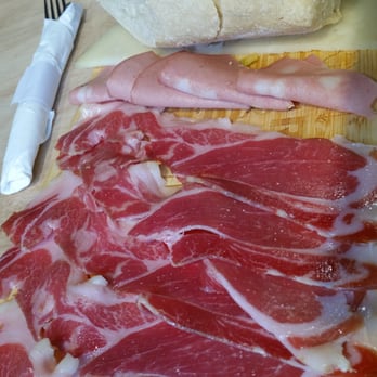 Tapelia - Ibérico jam and cheese platter - Spanish Near Me - Miami Beach, Florida Tapelia - Ibérico jam and cheese platter - Spanish Near Me - Miami Beach, Florida