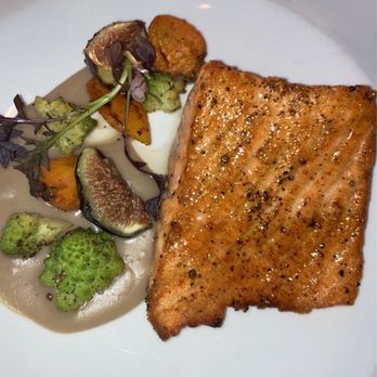 Sorellina - Salmon - Italian Near Me - Boston, Massachusetts