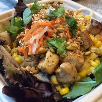 Basil Box - Rice noodles, spring mix, lemongrass corn, sweet potatoes, coconut tofu, tamarind/peanut sauce, pickled veggies, shallots, sesame seeds - Vietnamese Near Me - Toronto, Ontario