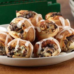 Eight sweet bites of OREO® Cookie wrapped in our original fresh dough and drizzled in icing...