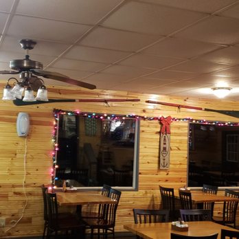 Fred's Fish House - There's a Lake and Beautiful out those windows!! Breathtaking!!! - Seafood Near Me - Mountain Home, Arkansas