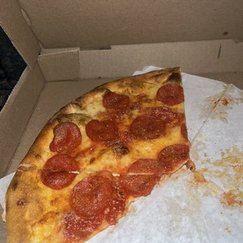Olivella's Pizza And Wine - Pepperoni pizza Neapolitan style - Pizza Near Me - Dallas, Texas Olivella's Pizza And Wine - Pepperoni pizza Neapolitan style - Pizza Near Me - Dallas, Texas