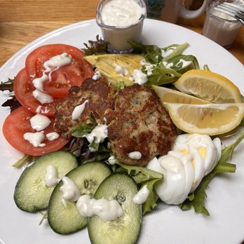 Summerland Beach Cafe - Maryland Crab Cake Salad - American Near Me - Summerland, California