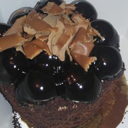 Göze Sarıyer Pastanesi - Profiterole cake