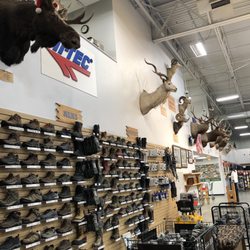 Sportsman's Warehouse - Lots of boots