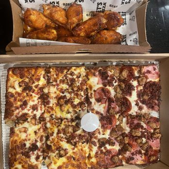 Jet's Pizza - Sweet Chilly Wings and Large Half Chicken Bacon Ranch Half Meat lovers - Pizza Near Me - Tempe, Arizona