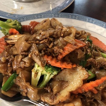 Suvans Kitchen - Pad see-ew....delicious - Thai Near Me - Lompoc, California