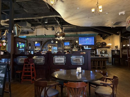 Fionn MacCool's Irish Pub & Restaurant by null