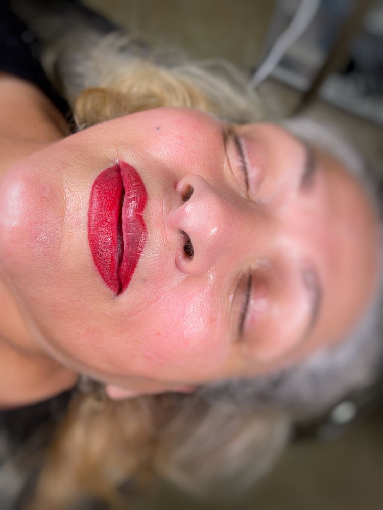 Brows by Ana Cristina Logo