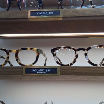 Warby Parker Gold Coast - Eyewear & Opticians Near Me - Chicago, Illinois