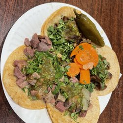 El Grullense - Lengua Tacos, en tripa Tacos